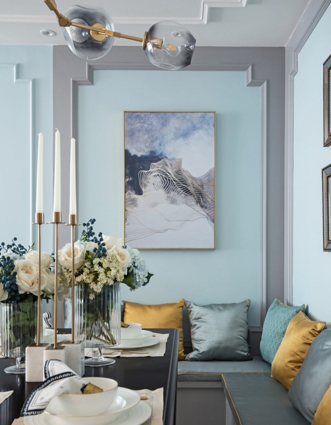 客厅的水洗蓝和卧室的静谧蓝共同营造出一个宁静雅致的-9