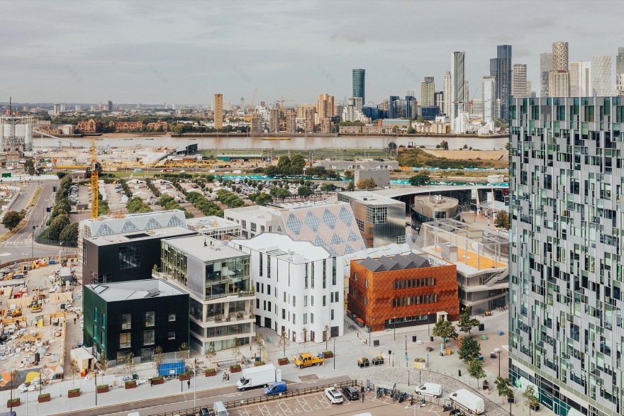 金字形神塔和菱形建筑丨英国伦敦丨Mole Architects-16