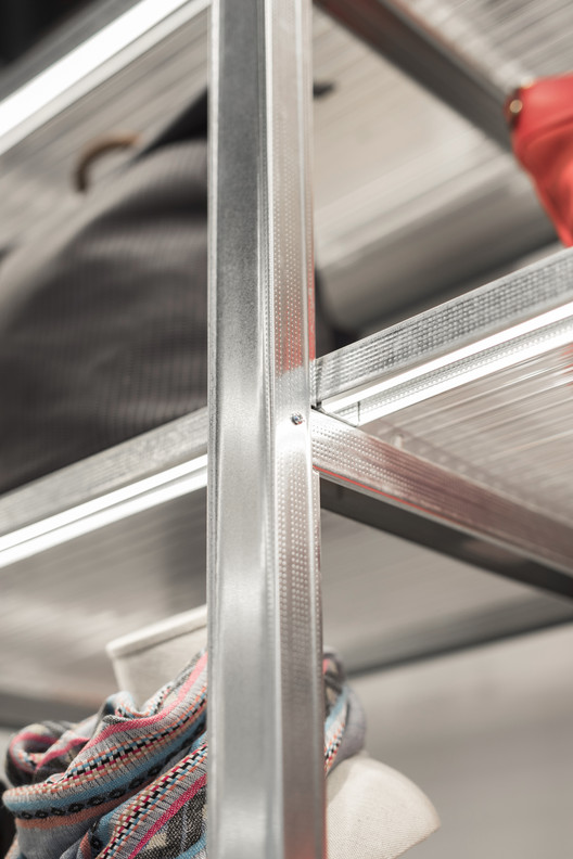 巴塞罗那某商店金属型材改造货架项目丨西班牙巴塞罗那丨Dear Design-32