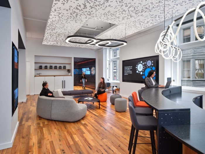 SimpleTire Offices - Philadelphia | Office Snapshots-0