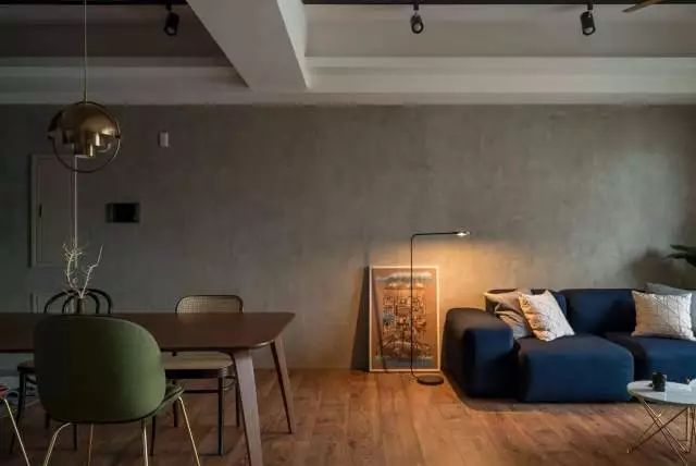 他说：90平米1室就够了，老婆的衣帽间，一定不能少-57