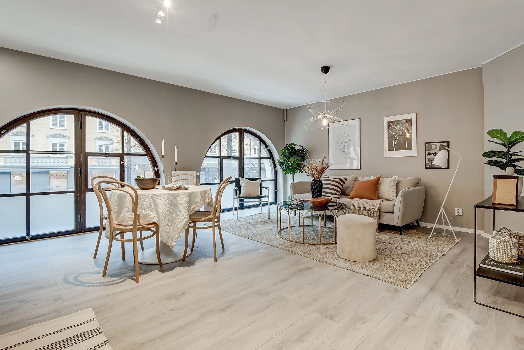 半弧形窗,赋予家庭公寓独特魅力-1