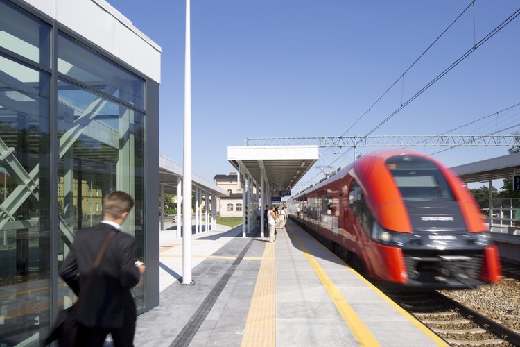 波兰索雷克库贾斯基交通枢一体化设计-12