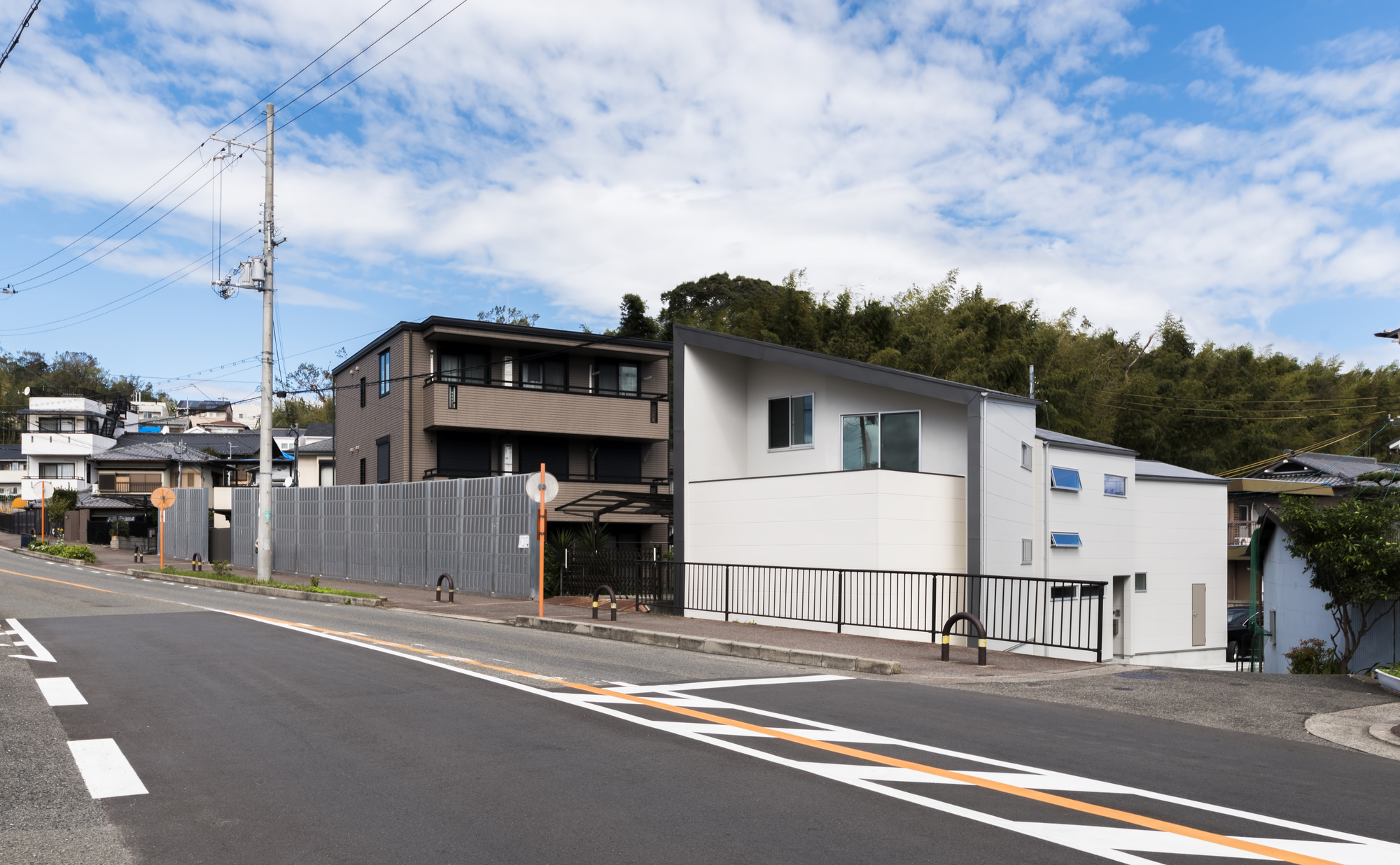 House With 3 Shed Roofs / 416 Architects-37