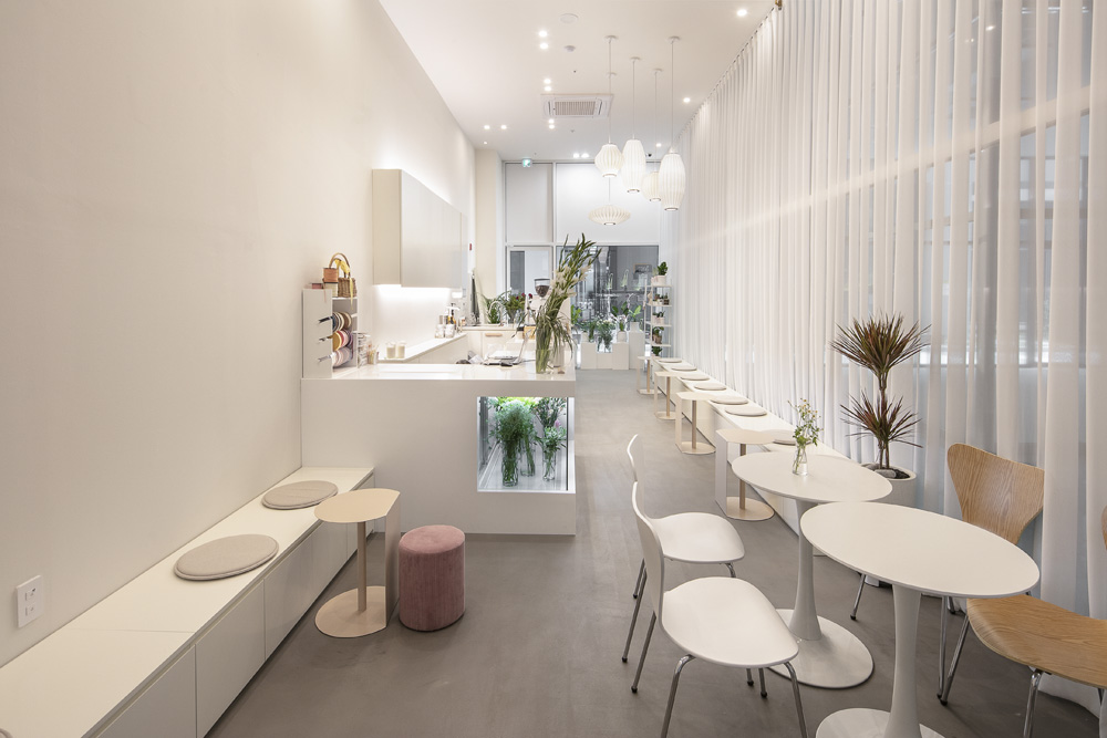 白色调的极简主义 | 20 平米的奢华室内设计-6