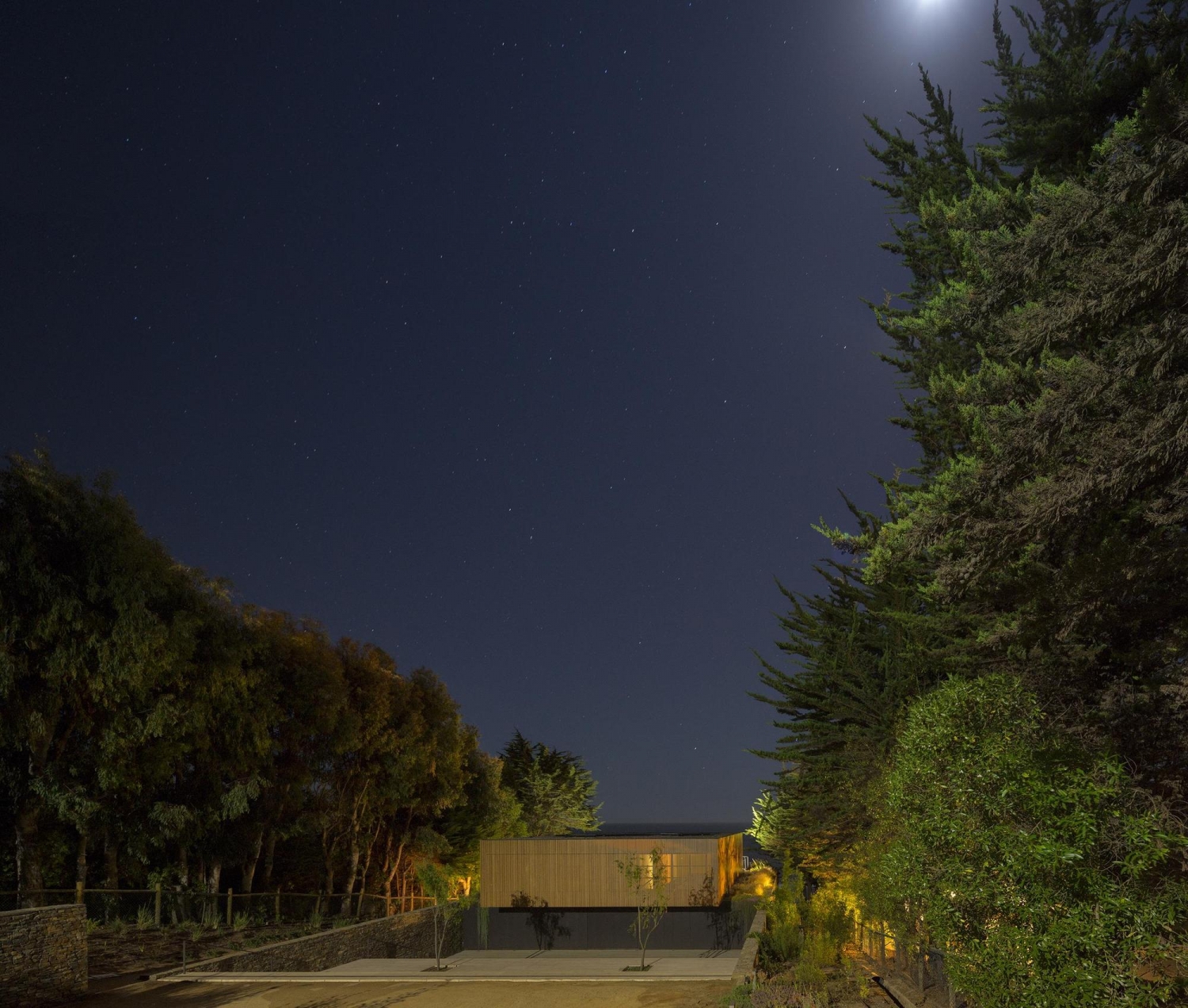 智利罗卡斯别墅 | 石头盒子中的宁静海景-49