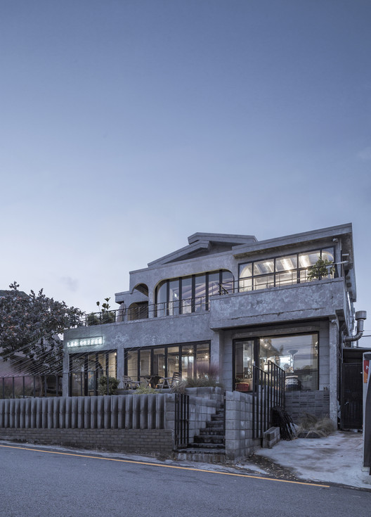 首尔老屋新生命,TEMP 建筑工作室打造独特咖啡馆-32