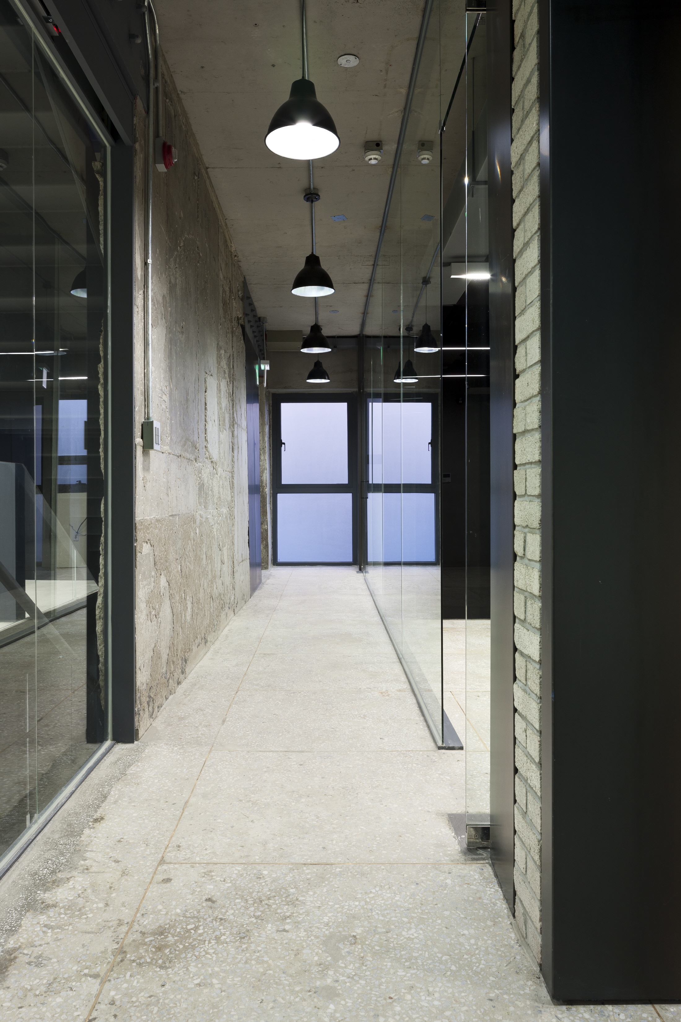 首尔废弃仓库变身音乐娱乐公司办公室-21