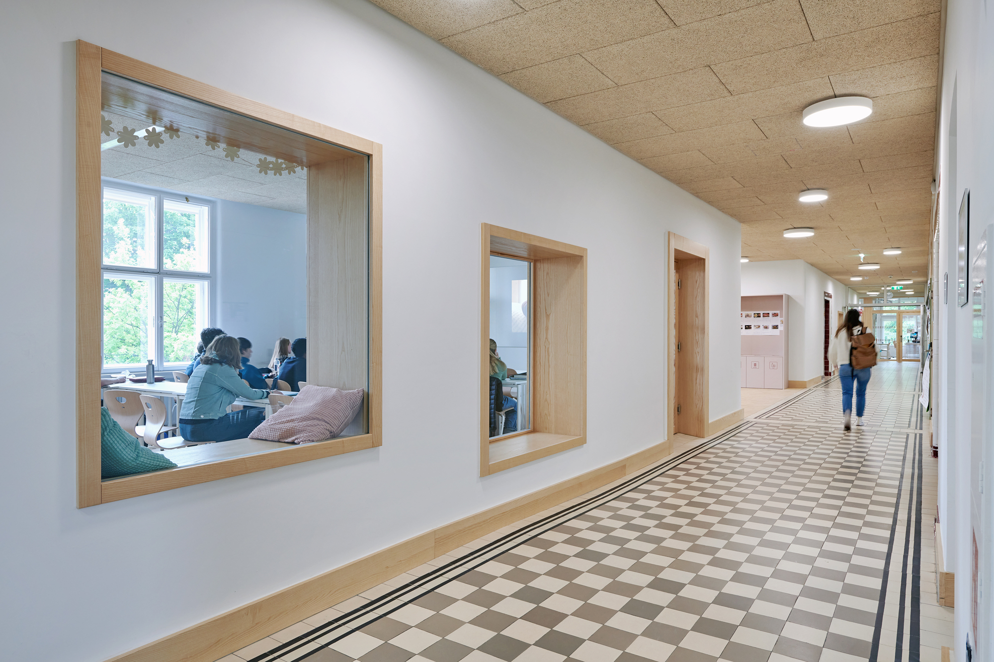 Gersthof Model School Renovation and Conversion / Franz&Sue-33