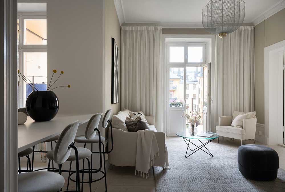 平静与宁静：斯德哥尔摩精致的单色公寓-12
