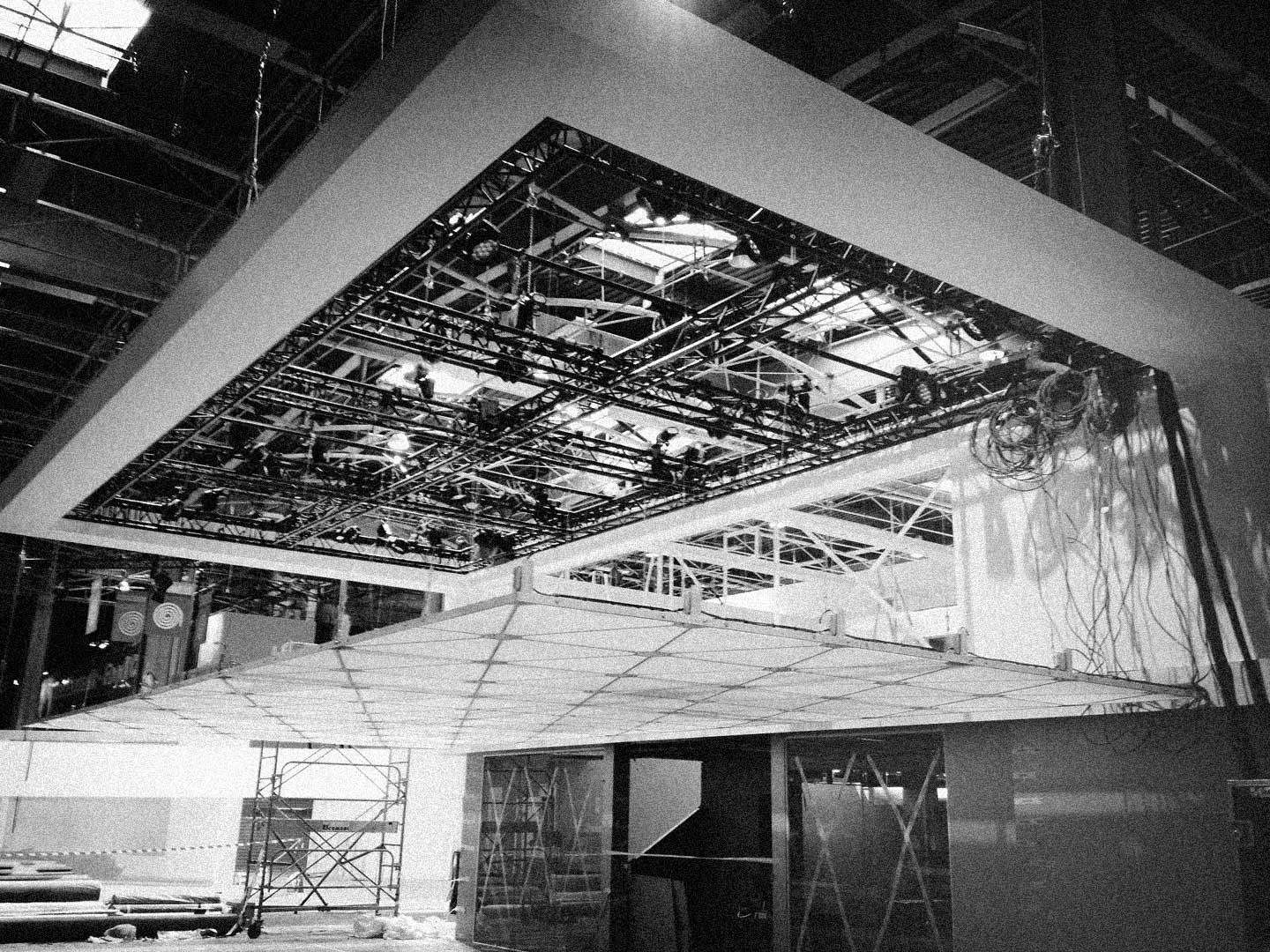 Flying sticks Valeo-9