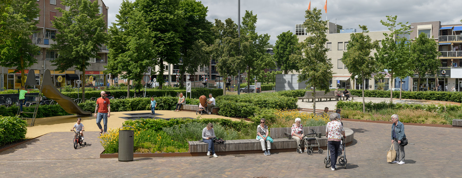 荷兰 Ede 市场广场绿色更新,打造多功能活动空间-6