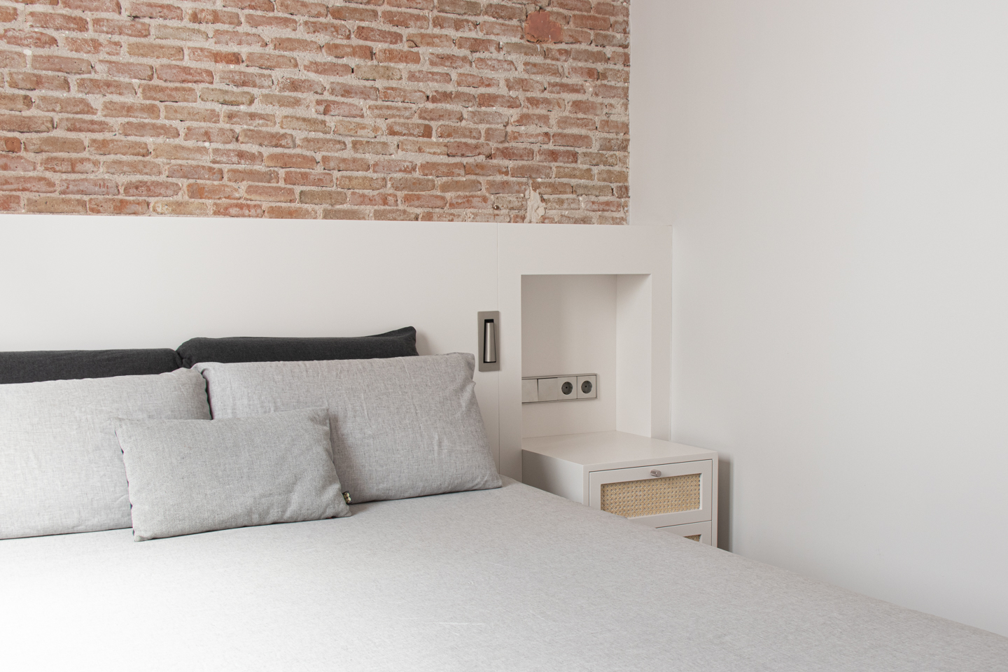 巴塞罗那兰布拉大道公寓室内设计与照明项目丨西班牙巴塞罗那-10