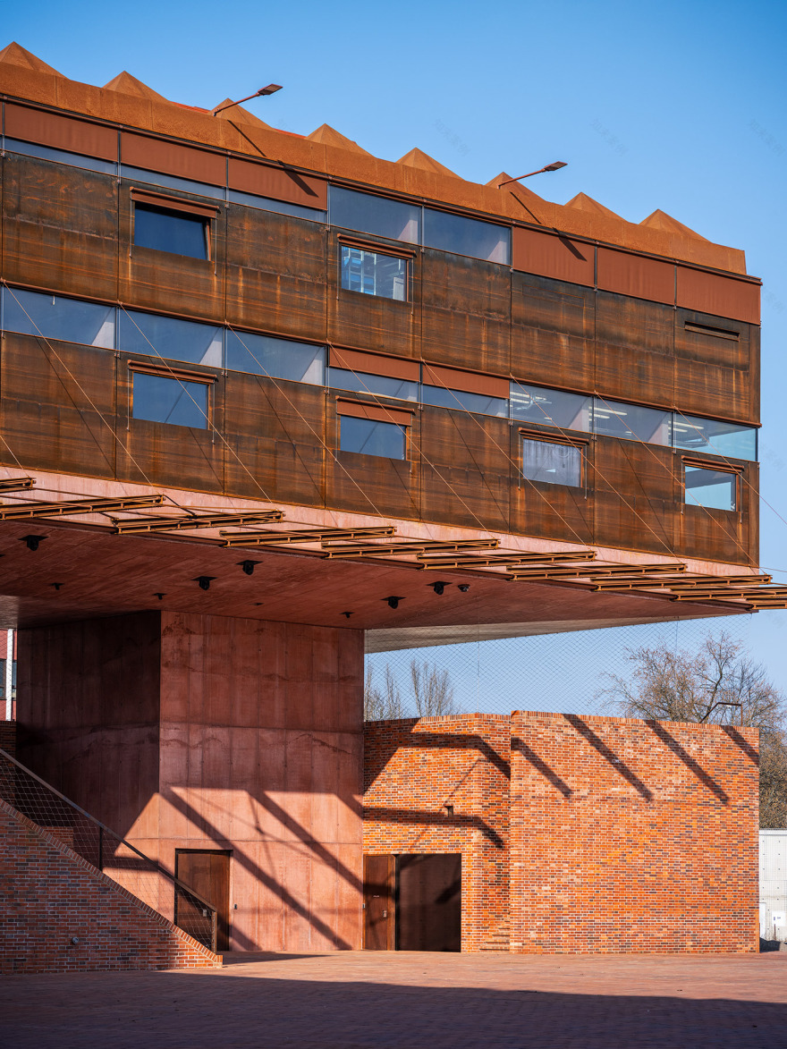 新舊共榮的城市典範:捷克舊磨坊改造,融合藝廊、教育中心、市民共享的文化場域 | FAM-27