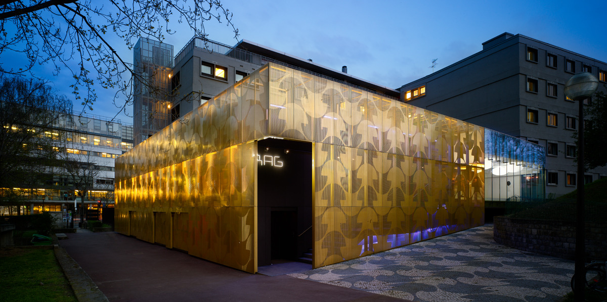 巴黎葡萄牙公寓翻新记 | 战舰灰立面展现独特魅力-2