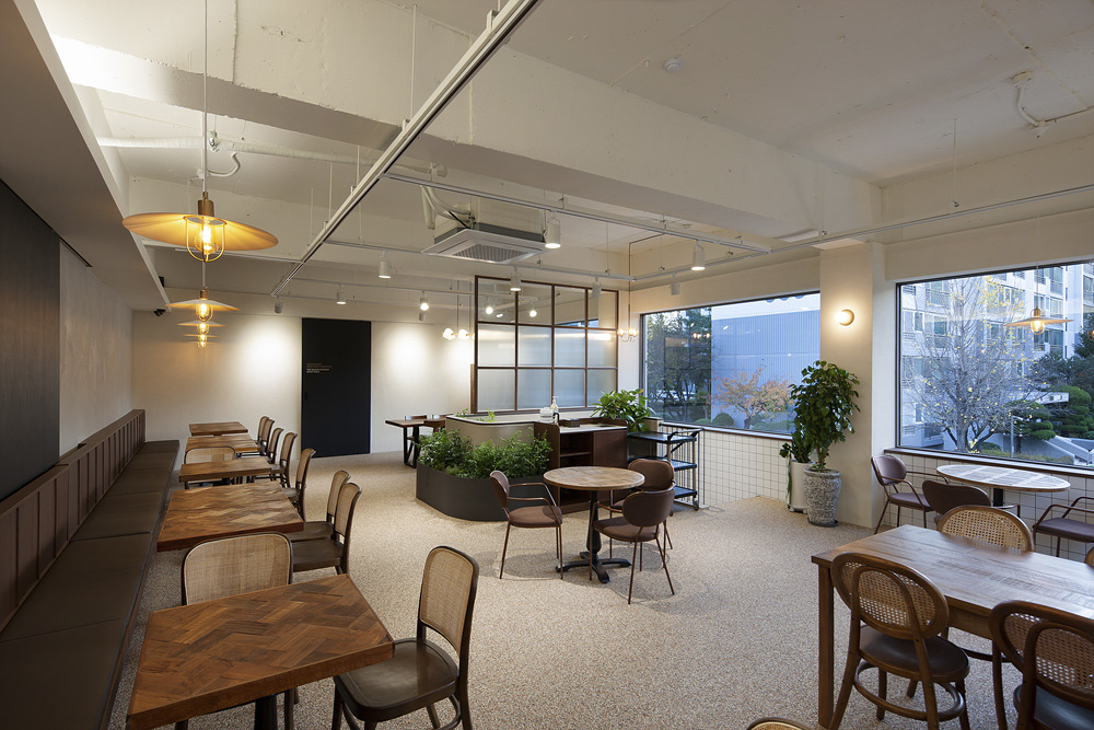 白色与木质的优雅结合 | 57 平米现代简约贝壳装饰设计-7