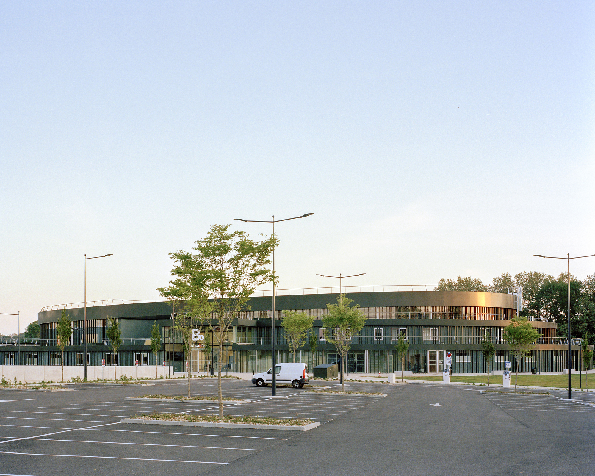 Balsaneo 水上运动中心丨法国丨Mikou Studio-10