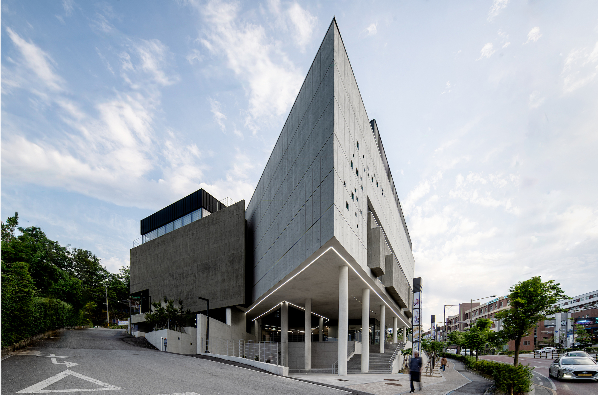 Modern History of Christianity Museum / Kode Architects-12