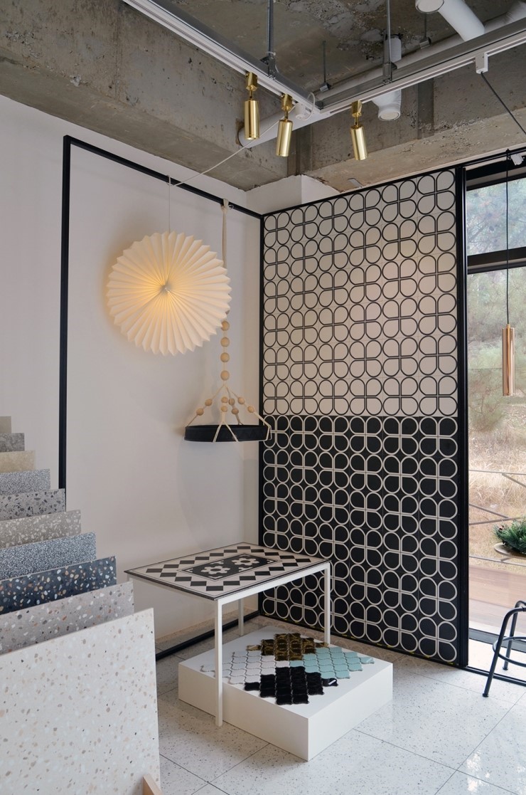 极简设计打造办公空间与展示厅-14