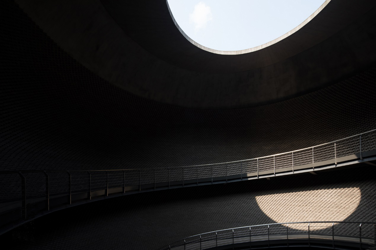 二郎郎酒庄园酒库-16