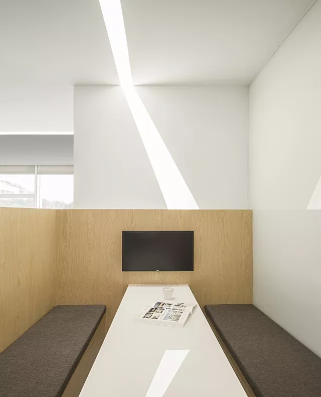 一个被光切割的空间——誉东研发中心办公空间-12