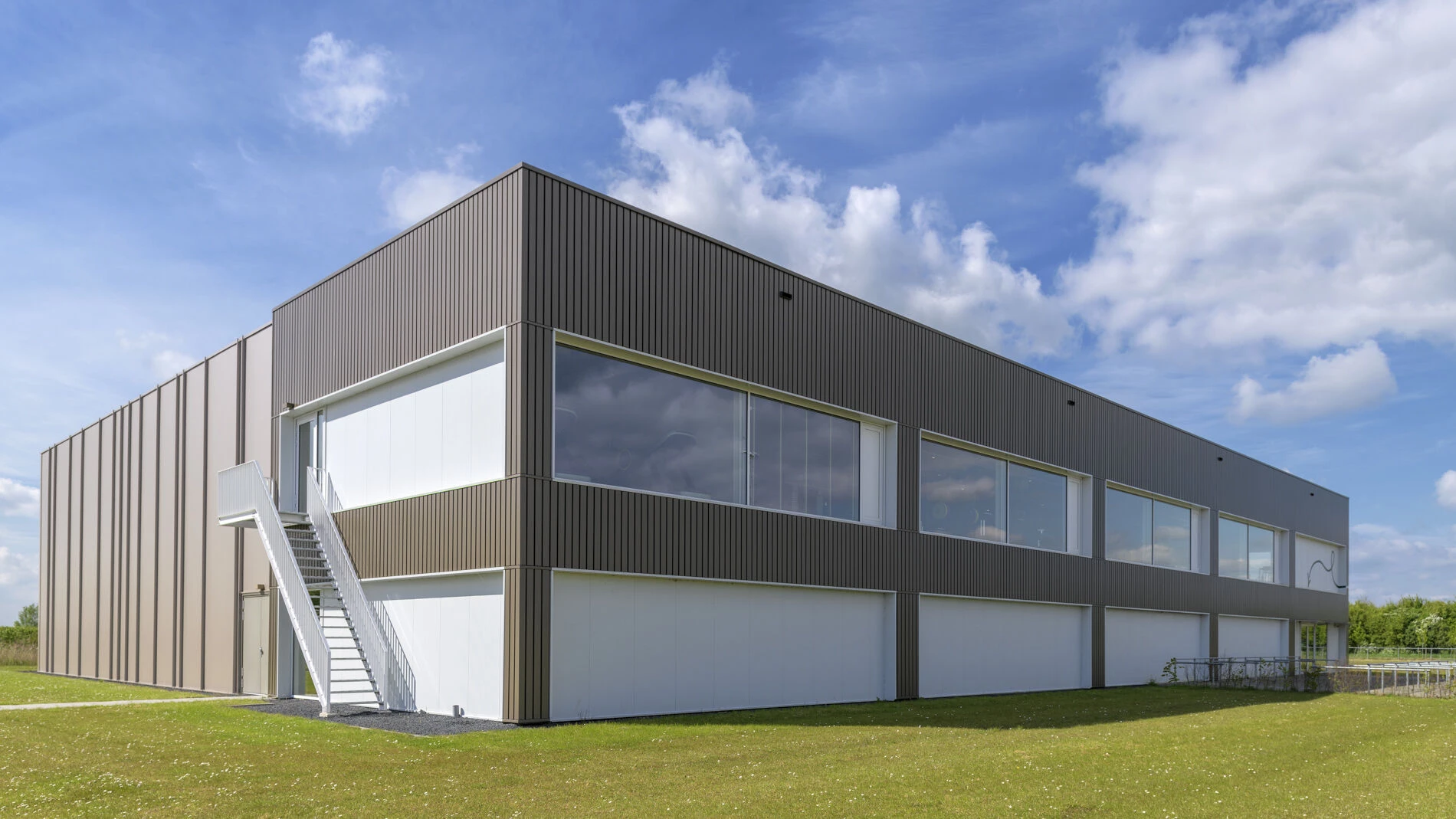 多功能运动馆 Maurik丨荷兰丨Slangen + Koenis Architecten-15