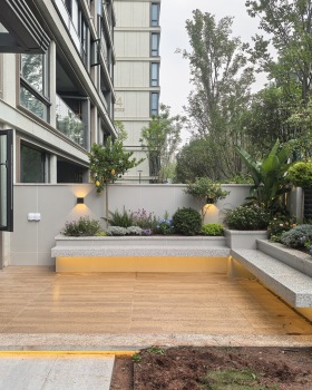 65㎡极简风庭院花园落地效果