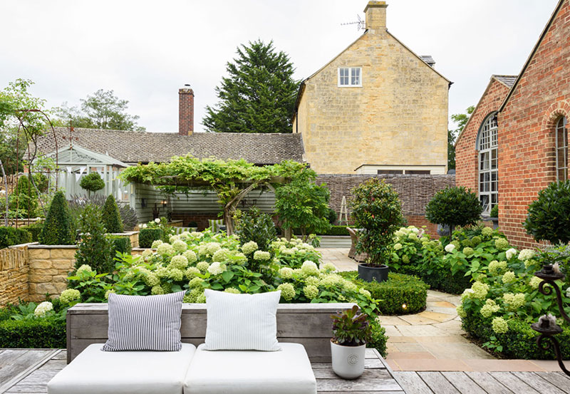 英格兰前学校建筑里的魔力花园-4