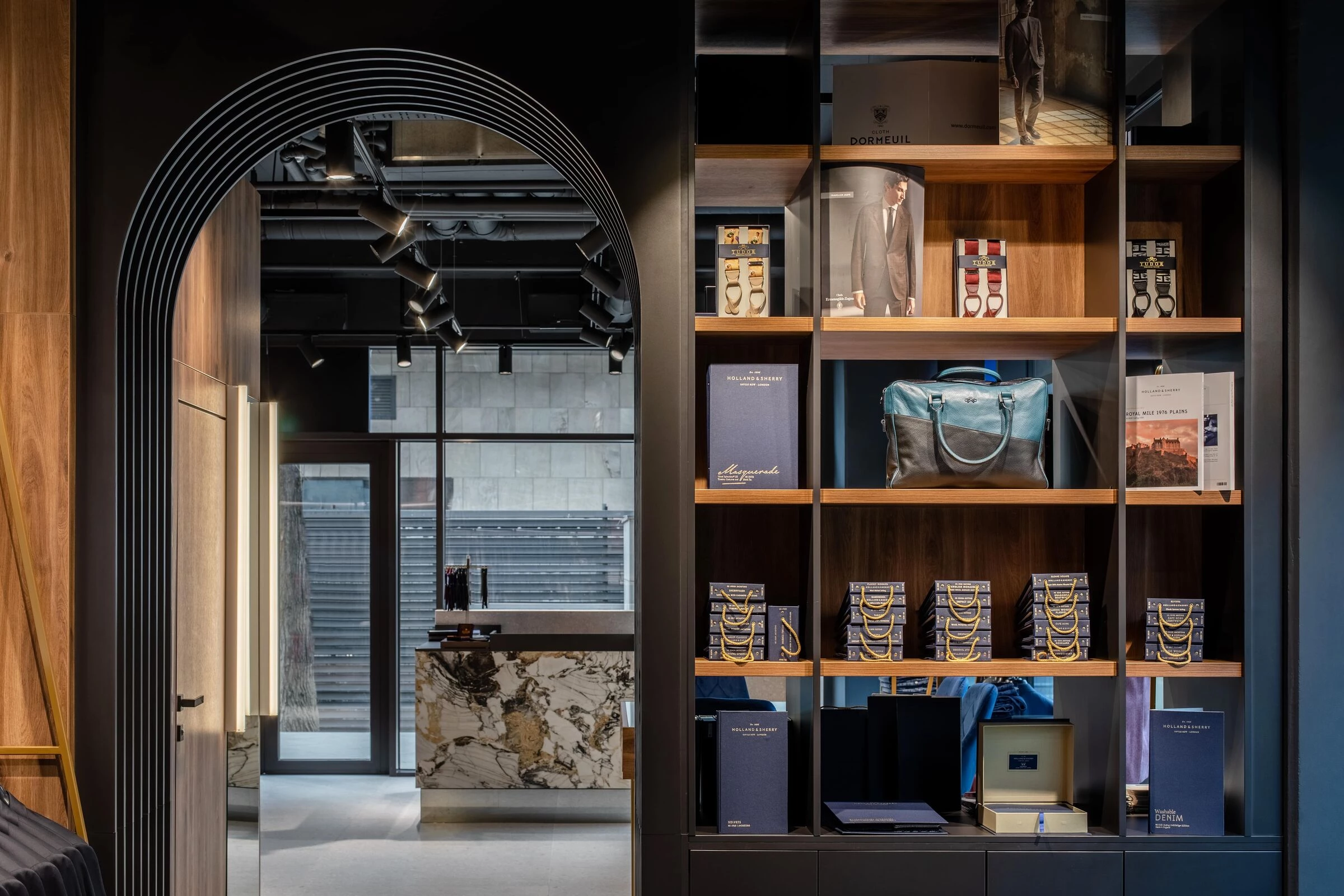 都铎裁缝展厅丨Romania丨Pure Mess Design-17