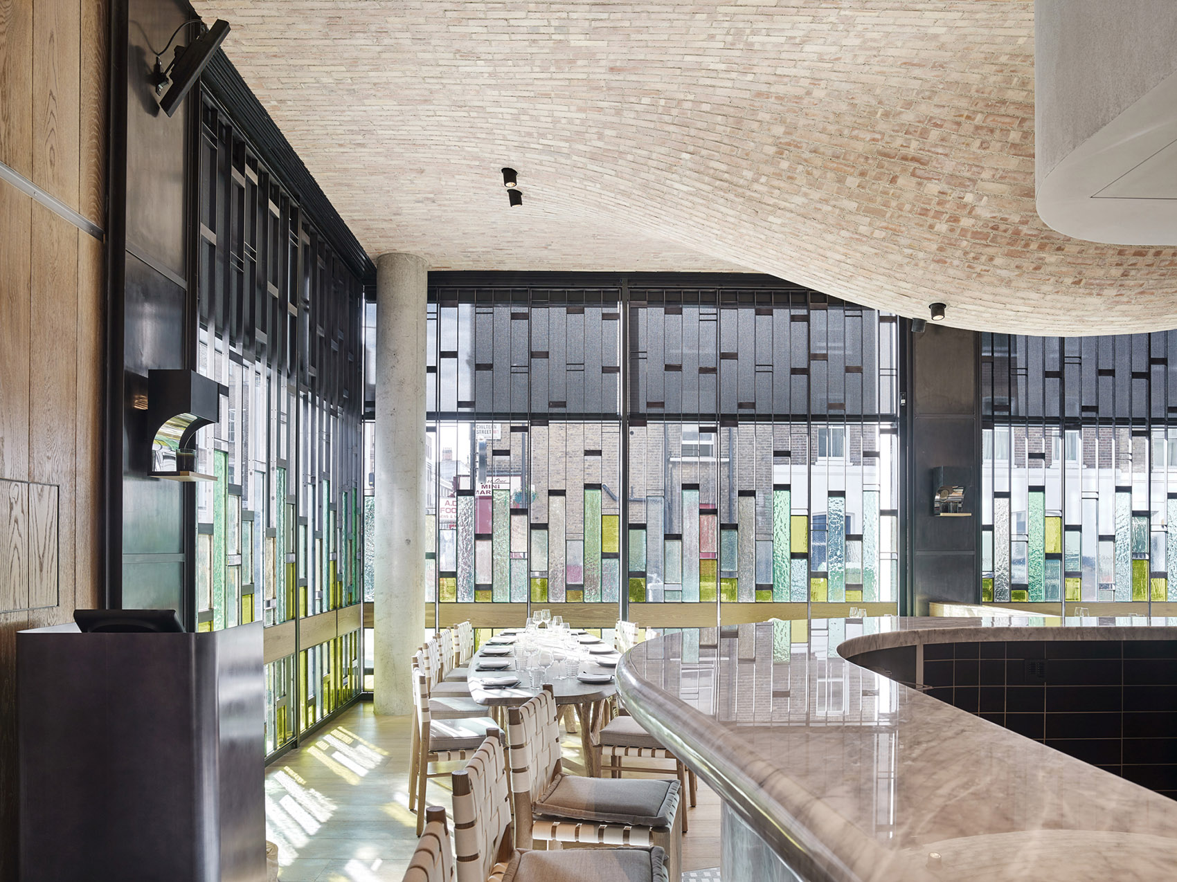 天花仿佛要滴下来啦 & 身处伦敦的高雅意大利有机餐厅Fucina  / AMA-9