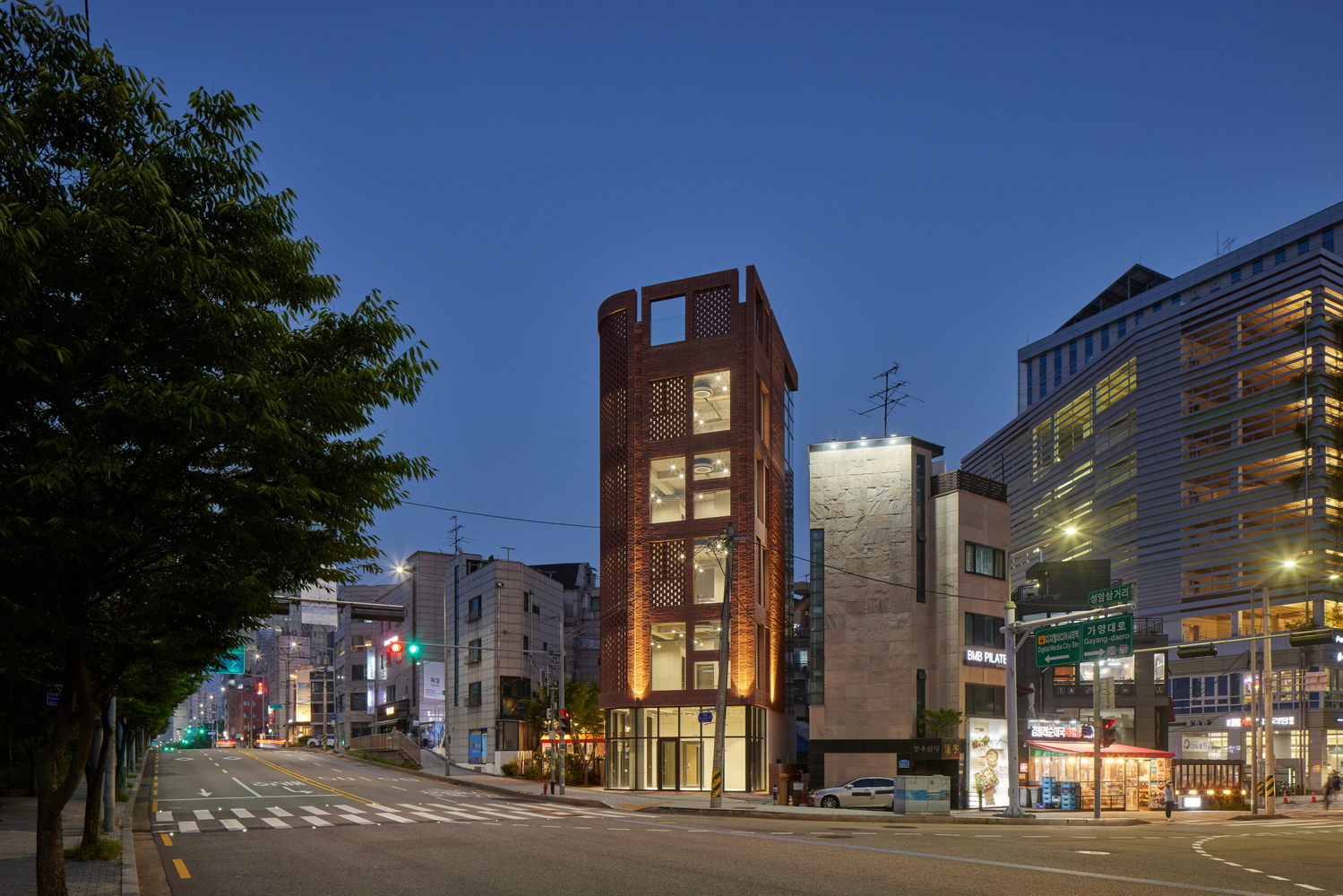 韩国 DADAM 商业和办公楼-14