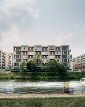 Riv 住宅大楼丨德国柏林丨Zanderroth Architekten
