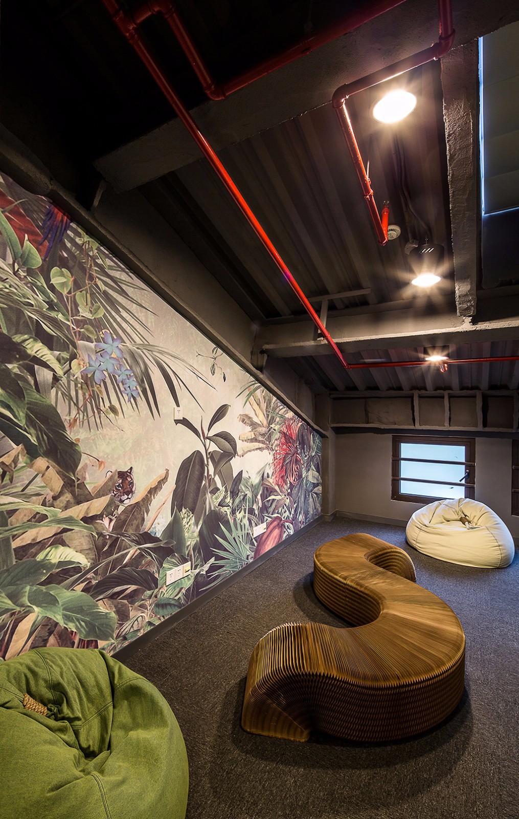 上海文明广告办公室  x collective-11