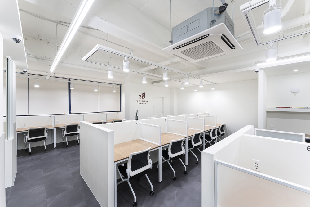 简约白调 | 80 平米咖啡厅的室内设计魅力-7