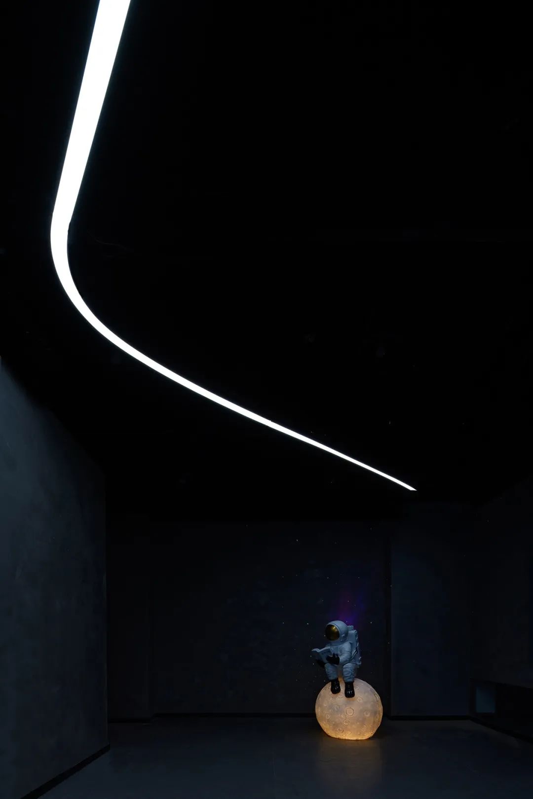 科幻星际健身空间 · 海格力斯健身休闲生活会所丨中国济南丨DHYP 东荷逸品空间设计-0