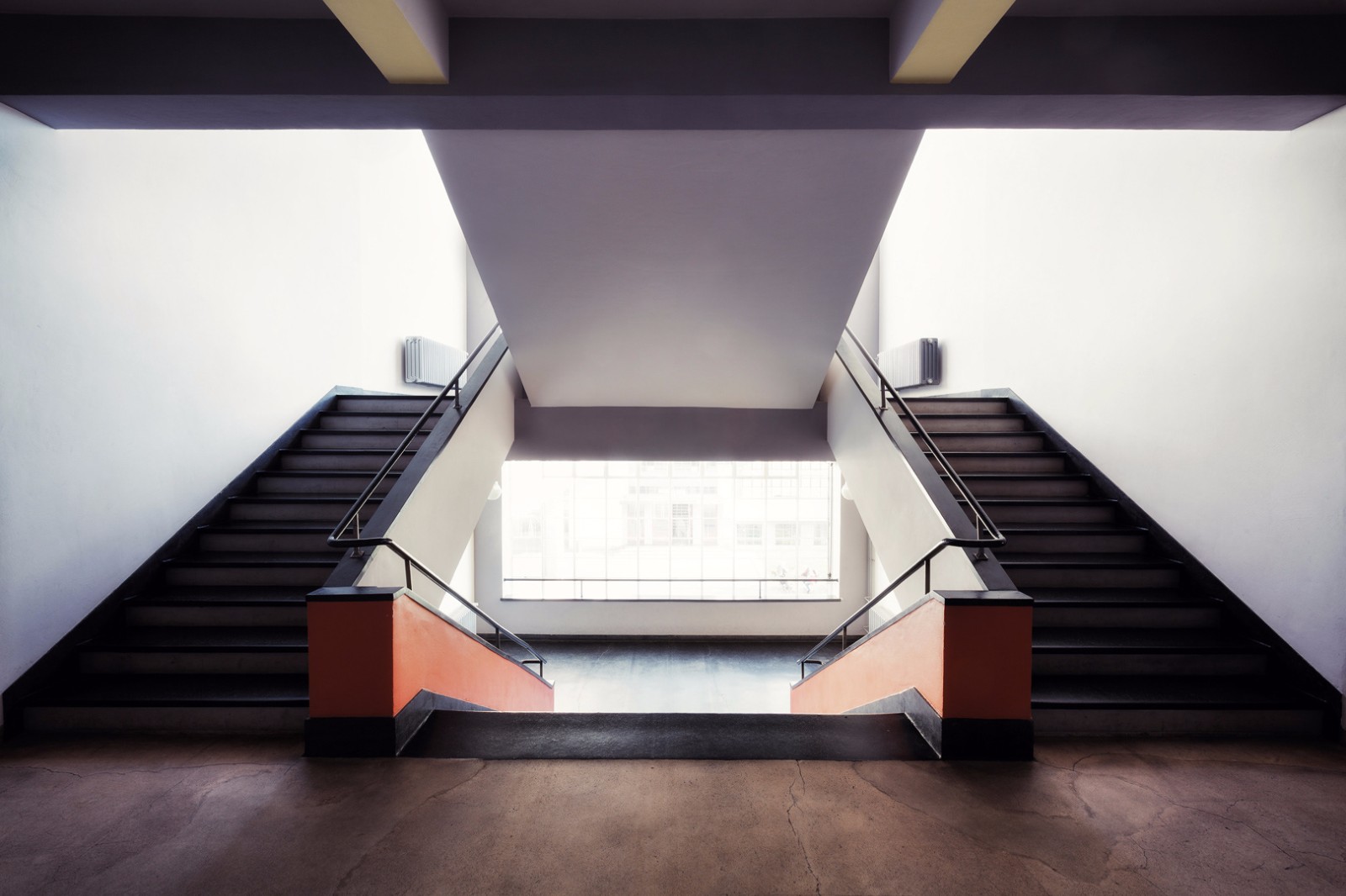 包豪斯建筑风格的光影与功能之美-20