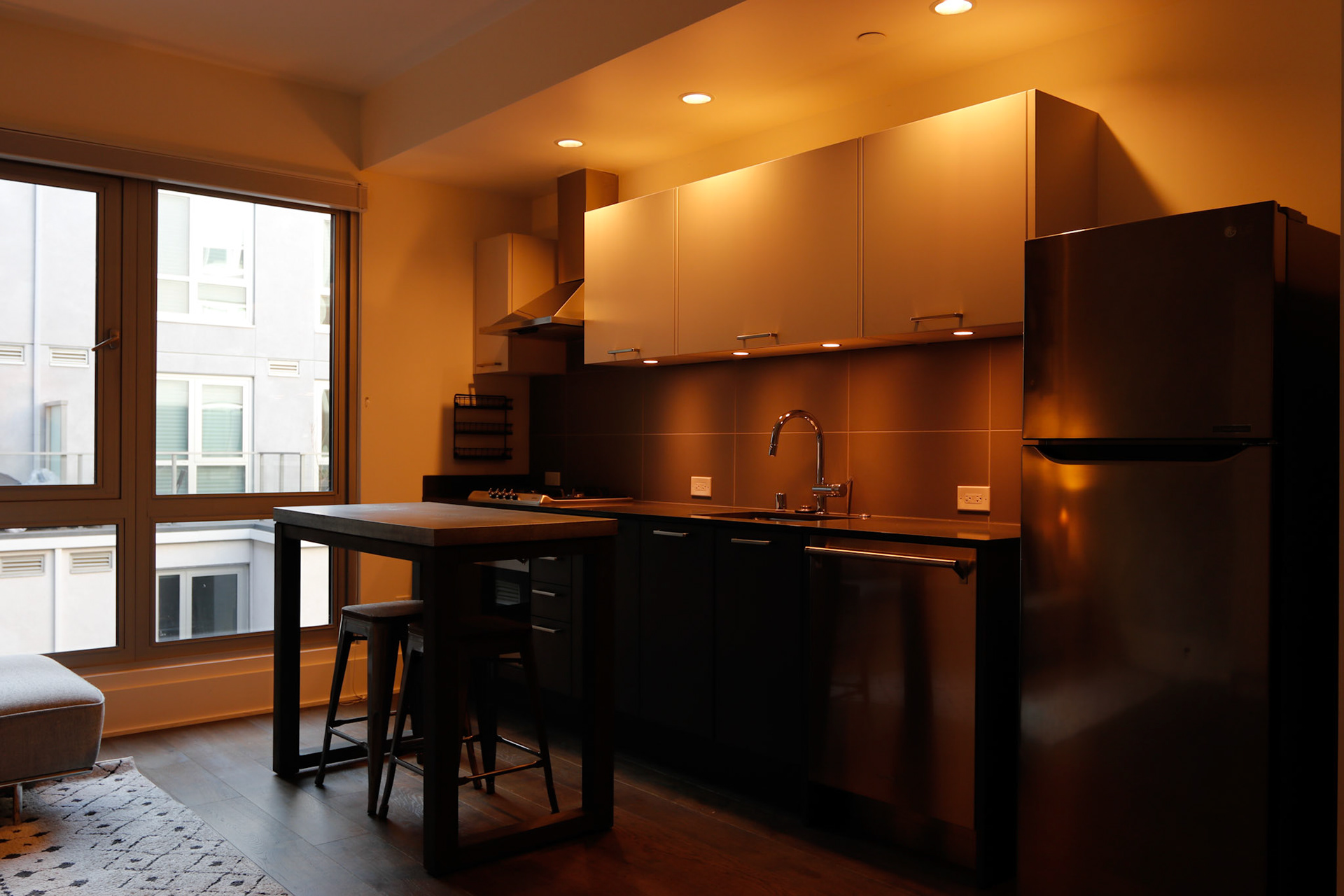 Market St, SF. 94103. AEB 5 Brackets-17