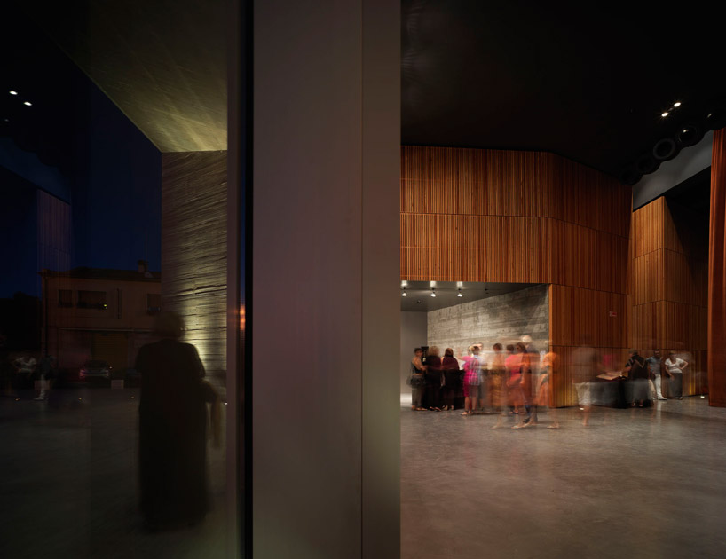 意式韵味的现代剧院——蒙塔尔托迪卡斯特罗-4