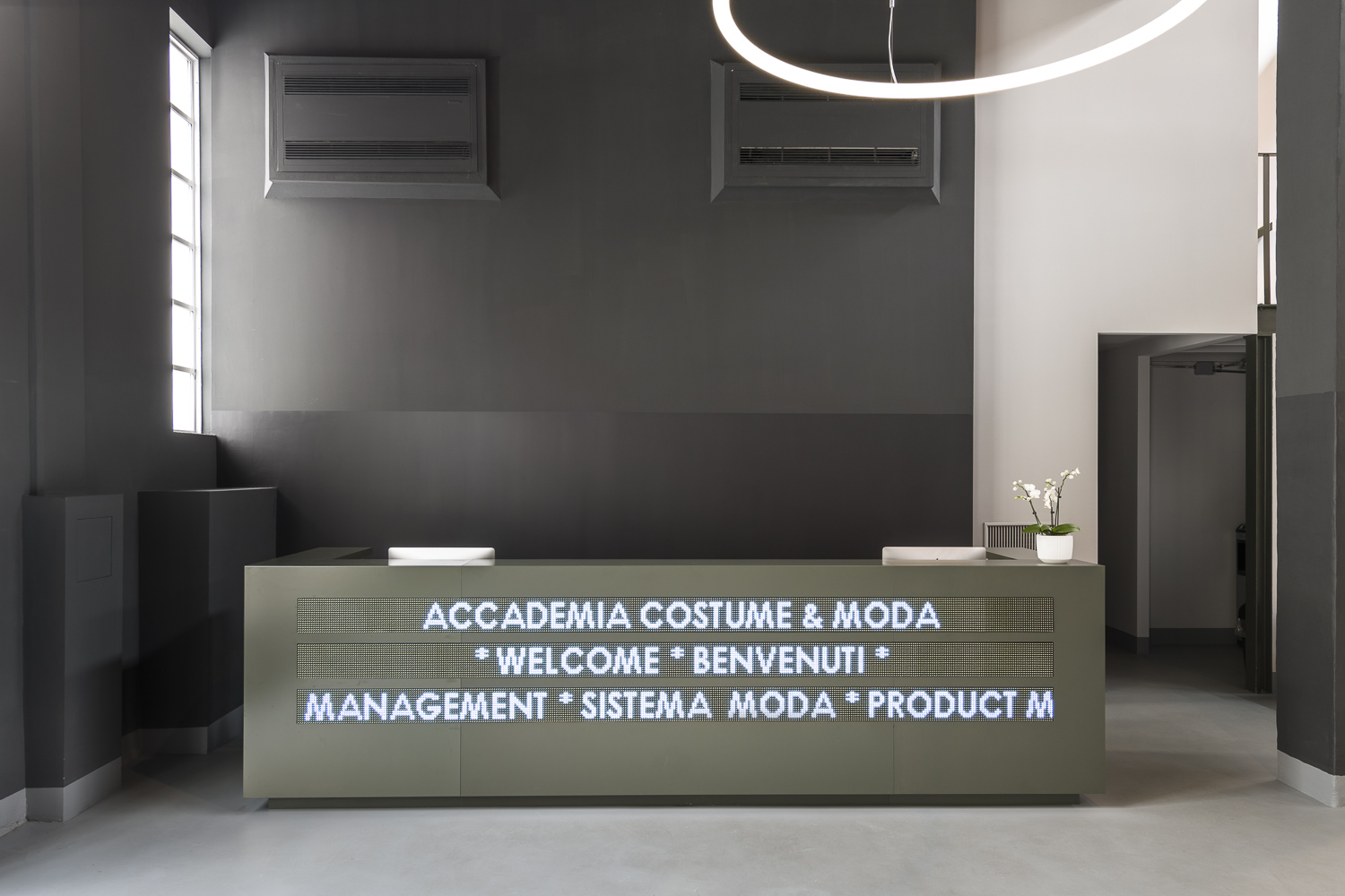 意大利米兰 Accademia Della Moda Milano 总部设计,时尚与创意的完美融合-9