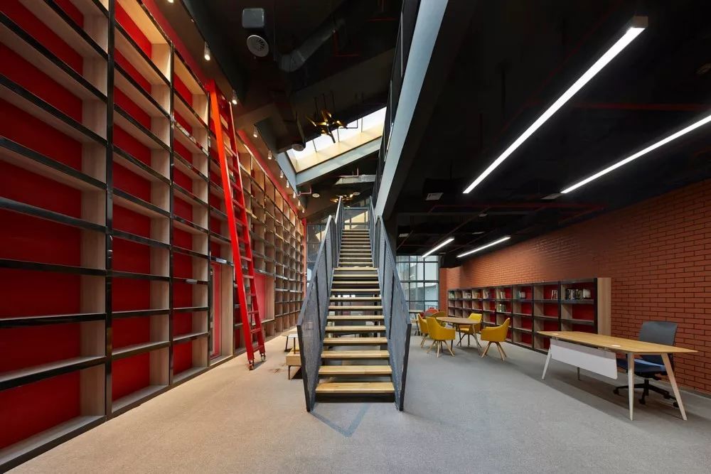 北京外国语大学附属如皋龙游湖学校的现代江南校园空间-34