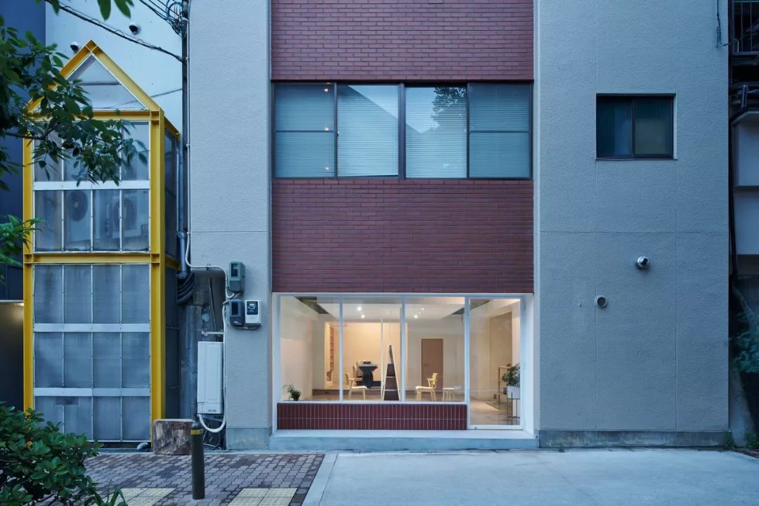 【新店】一个没有招牌的理发店，只有两个座位，佛性理发店-15