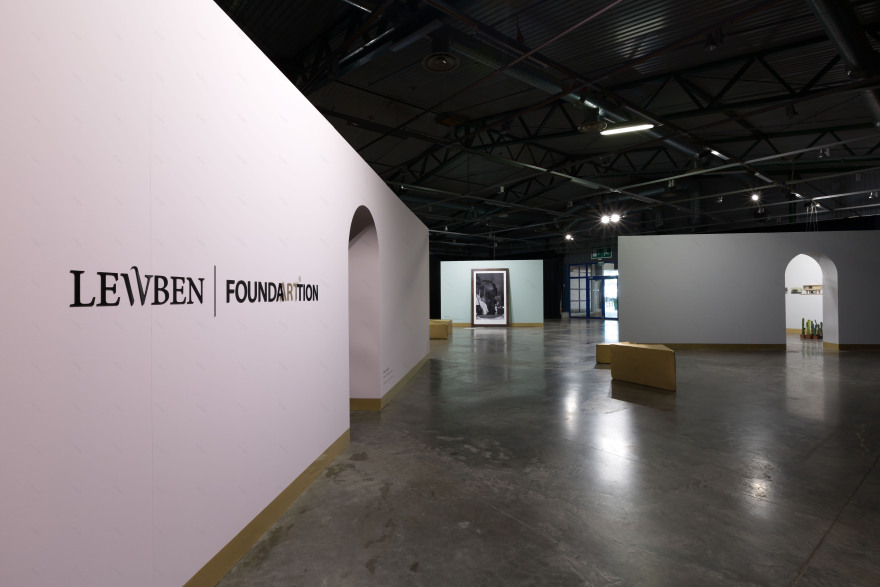 致敬女性 | 2017 年 ArtVilnius 艺术博览会“所有这些美丽女士”展览设计-31