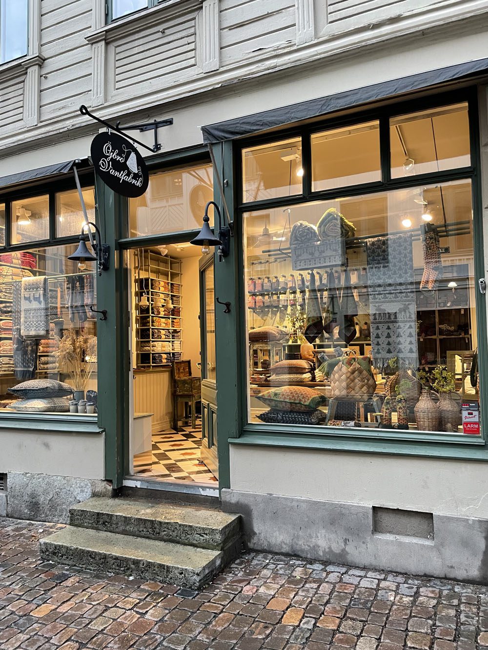 Öjbro Vantfabrik位于Haga Nygata店铺室内设计丨瑞典-13