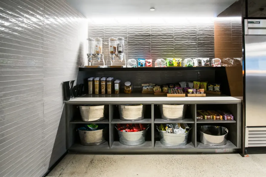 曼哈顿金融区 Vox Media 办公室的绿色环保设计-21