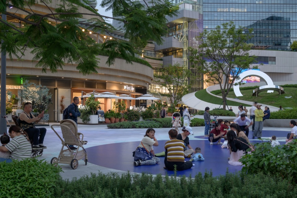 成都万象城公共广场改造设计丨中国成都丨扎哈·哈迪德建筑事务所,FLO景观设计事务所等-48