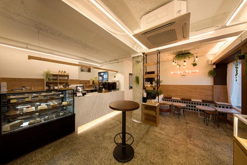 18 平小户型打造温馨烘焙店-5