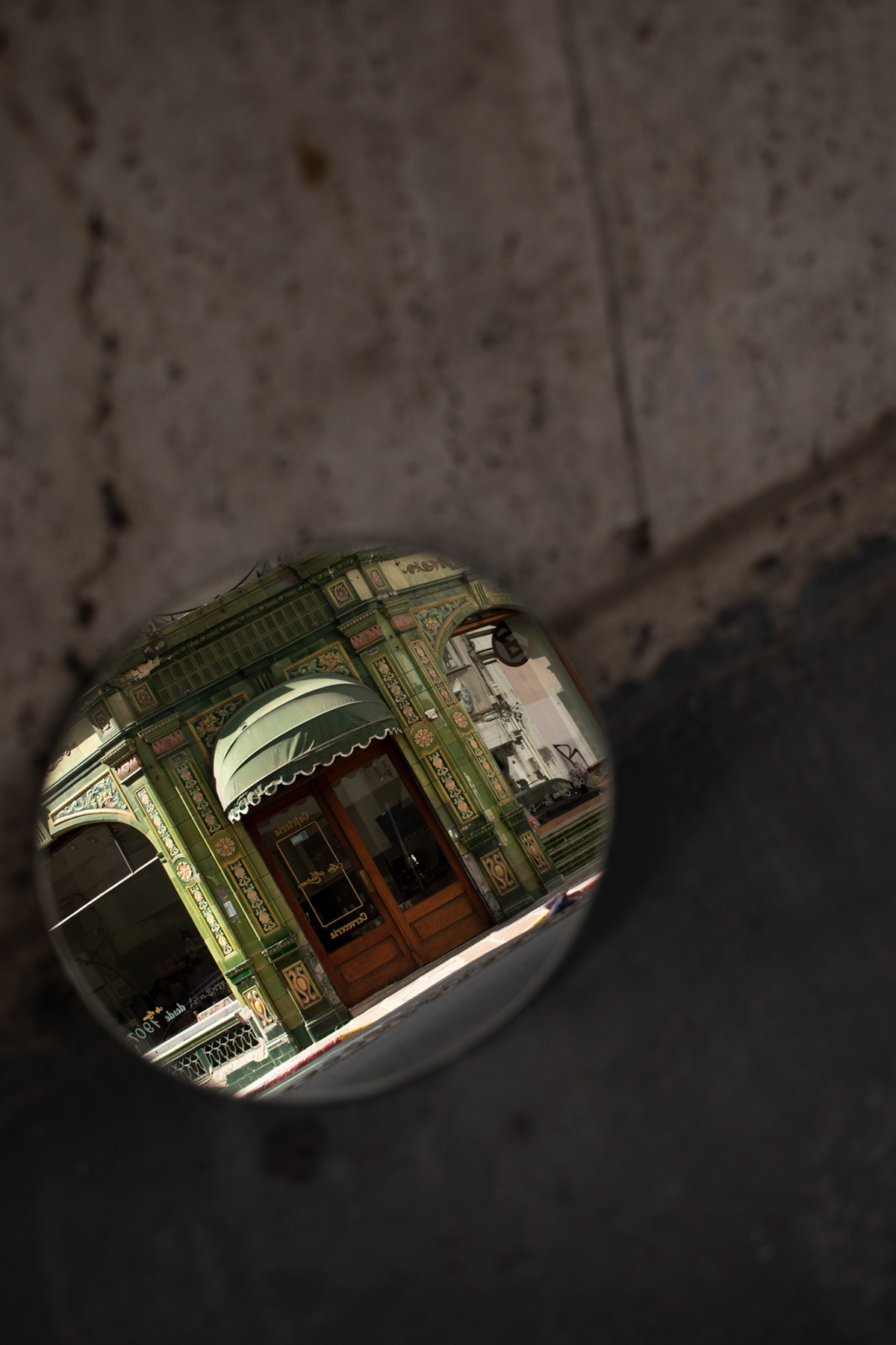 UNA ÓPTICA OPUESTA-0