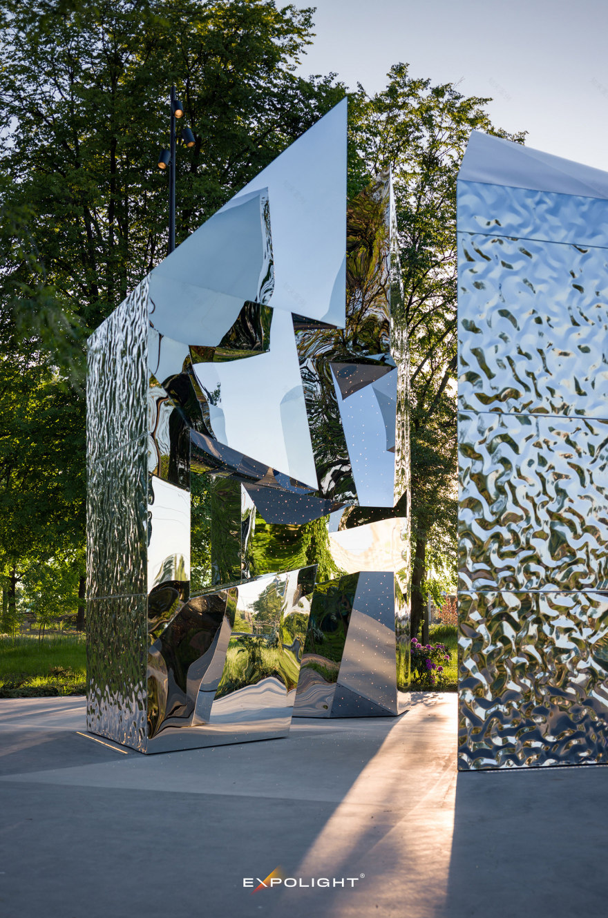 维什霍罗德英雄十字勋章(注:这里CROSS OF HEROES直译为英雄十字勋章 ,VYSHGOROD是乌克兰基辅州的一个城市维什霍罗德,由于不清楚具体语境,这样的组合可能是该城市相关的一种勋章名称,仅作参考) -2