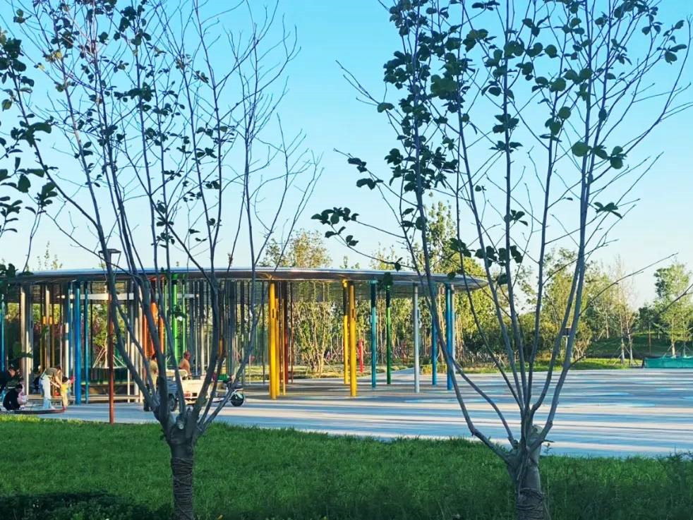 北京黑桥公园彩虹广场-2