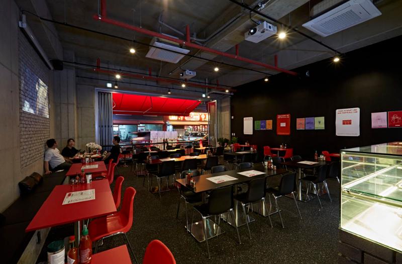 30 平米波兰披萨俱乐部，打造工业风氛围-9